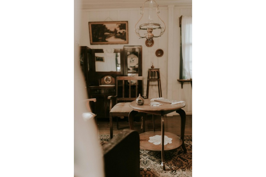 Nowoczesność spotyka historię – jak łączyć antyki ze współczesnymi meblami?