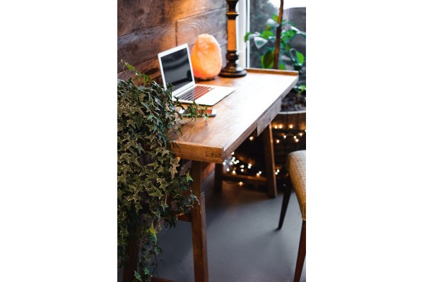 Minibiuro w niewielkim mieszkaniu? Zobacz jak to zrobić w skandynawskim stylu